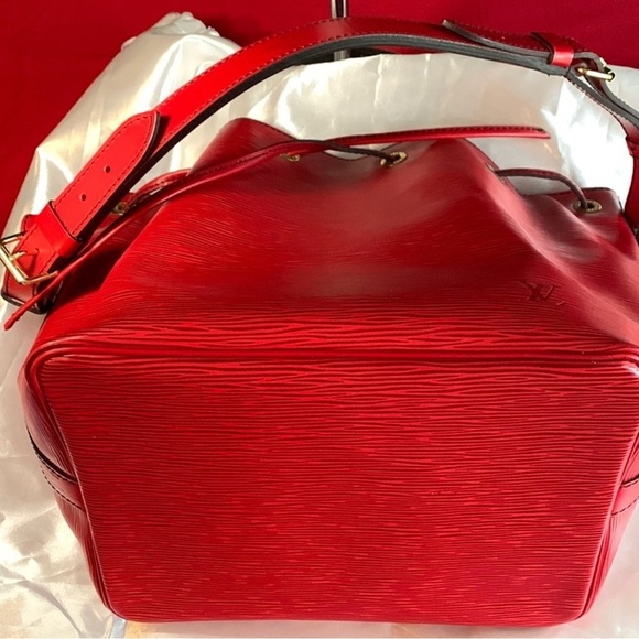 EUC Louis Vuitton Noe Red Bucket Shoulder Bag - Picture 7 of 12